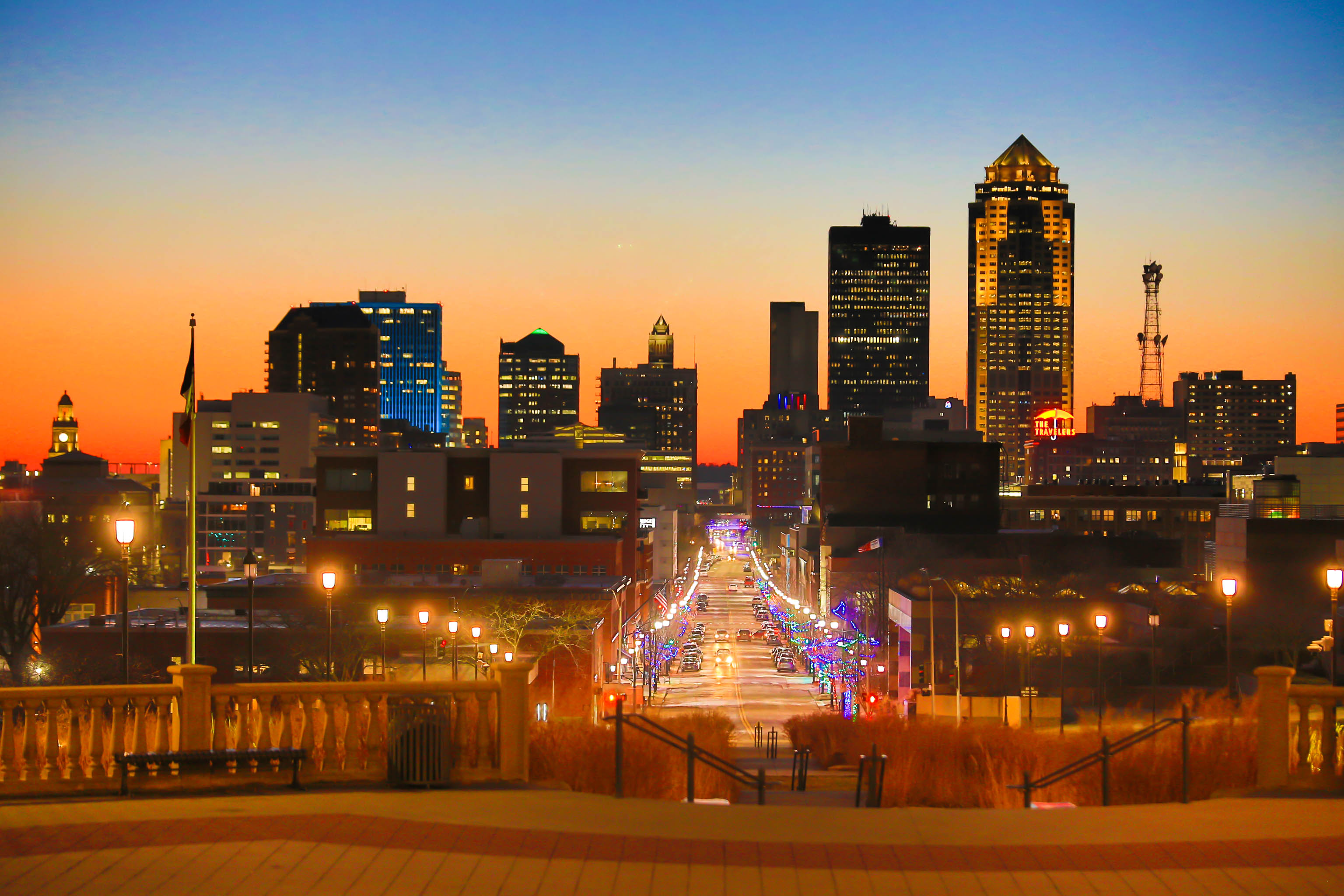 Des Moines skyline photographed by Jared Oosterhuis